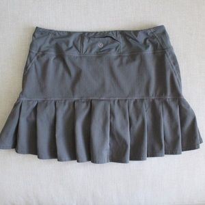 lululemon • gray wet dry warm pleated run speed skirt